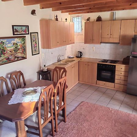הוילה קלבריטה Plataniotissa Mansion מראה חיצוני תמונה