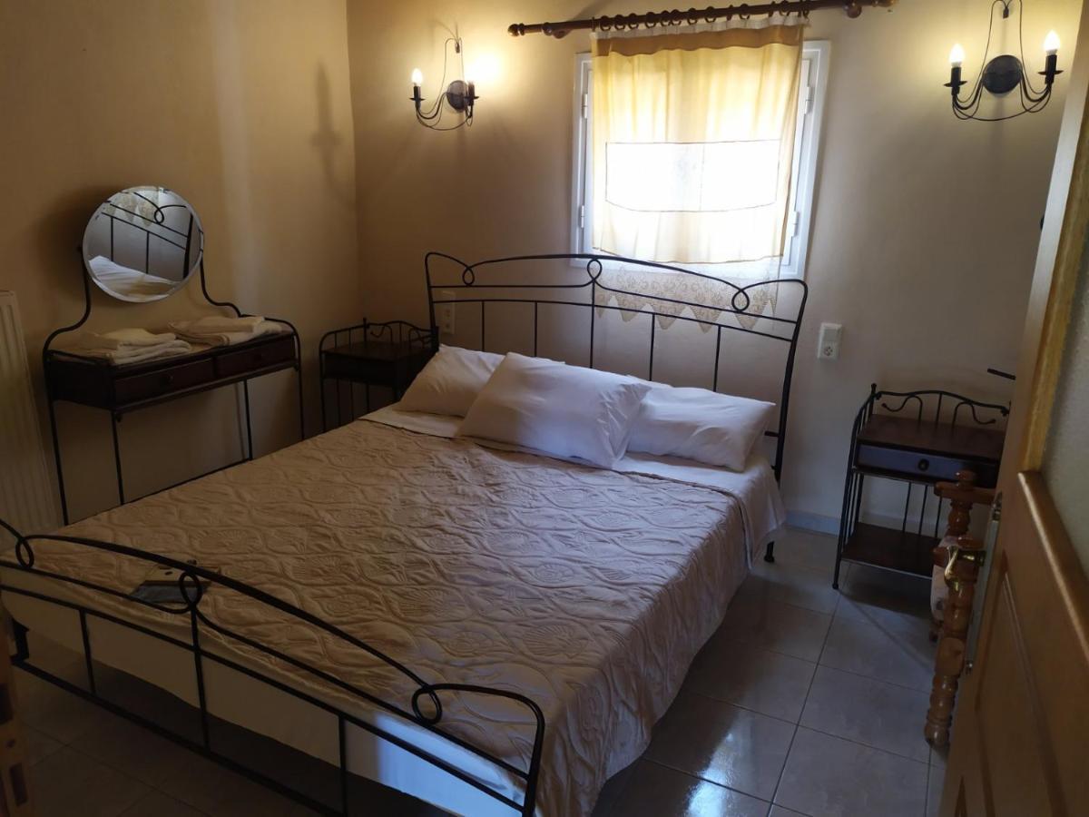הוילה קלבריטה Plataniotissa Mansion מראה חיצוני תמונה